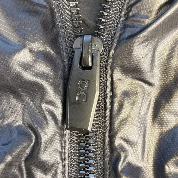 On Cloud Puffer Insulated Men's Challenger Jacket Black Sz Large Run On Cloud - Picture 10 of 16